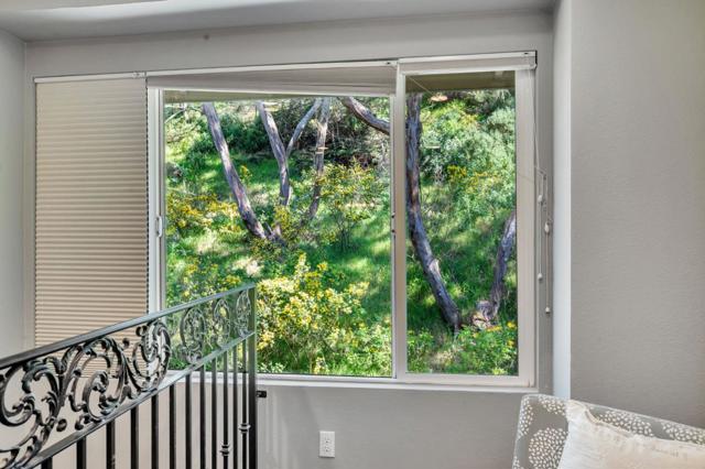 355 Half Moon Lane, Daly City CA: https://media.crmls.org/mediaz/70a1503c-6d5b-4111-9e09-e34fd1422d5c.jpg