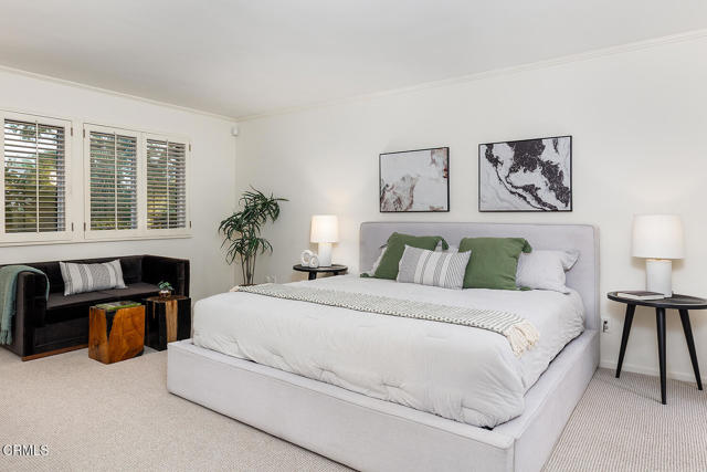 1200 S Orange Grove Boulevard, Pasadena CA: https://media.crmls.org/mediaz/70a151dd-1609-47b9-b0db-4cd40f18280b.jpg