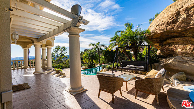 7449 Studio Road, Canoga Park CA: https://media.crmls.org/mediaz/70a195c1-d711-4e5f-86a1-d413980f8b1f.jpg