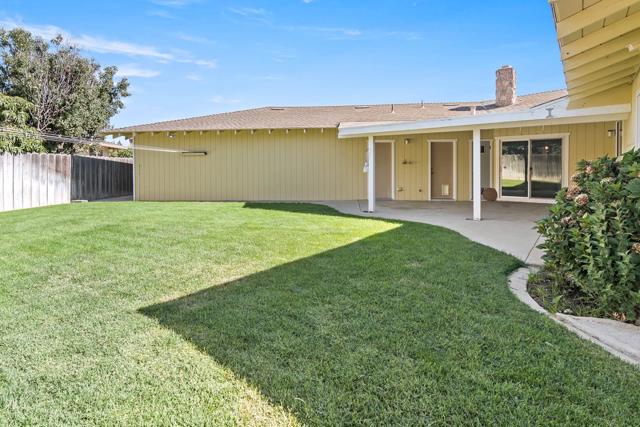 225 Rio Vista Drive, King City CA: https://media.crmls.org/mediaz/70a1b1fd-0b99-4324-8ff1-741fe3783c72.jpg