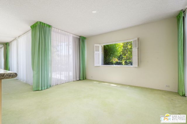 493 Desert Lakes Drive, Palm Springs CA: https://media.crmls.org/mediaz/70a1bc5e-8569-4452-8ebc-485a6f0a7bf7.jpg