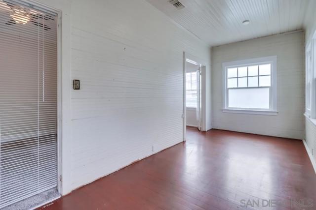 1834 Polk, San Diego CA: https://media.crmls.org/mediaz/70a1cfa7-6df6-4c9d-963c-a0d71708df57.jpg
