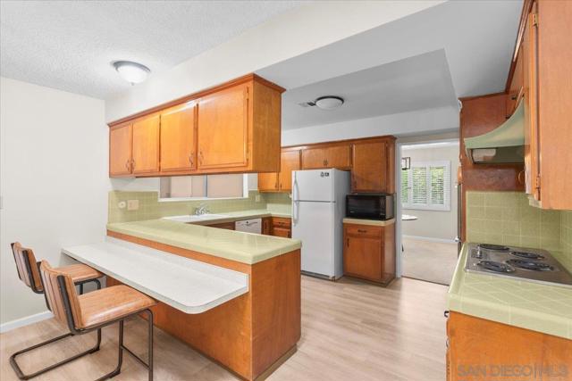 13128 Via Del Toro, Poway CA: https://media.crmls.org/mediaz/70a342e9-db95-4431-acdc-57568130d441.jpg