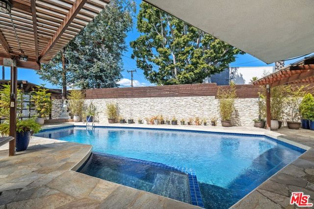 6505 S Halm Avenue, Los Angeles CA: https://media.crmls.org/mediaz/70a36028-a8b6-4117-8cd5-6477ef2fa122.jpg