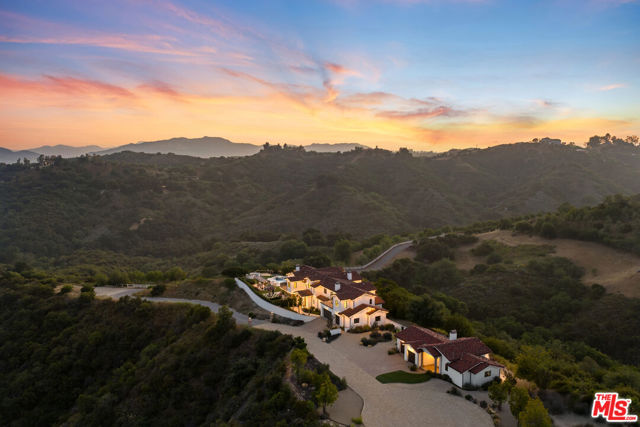 1650 Luse Tank Road, Topanga CA: https://media.crmls.org/mediaz/70a37781-3609-4551-abe0-566c97035465.jpg