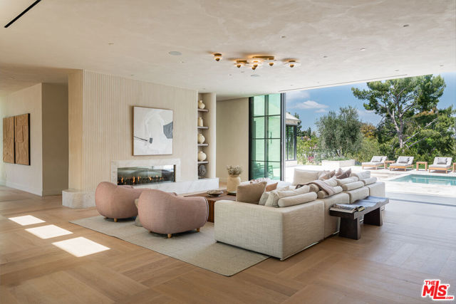 24172 Lupin Hill Road, Hidden Hills CA: https://media.crmls.org/mediaz/70a3e975-1061-4dcb-8214-b273d25447f8.jpg