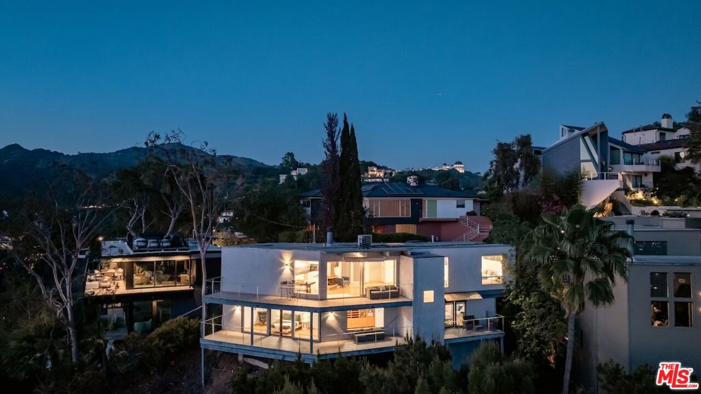 5675 Spreading Oak Drive