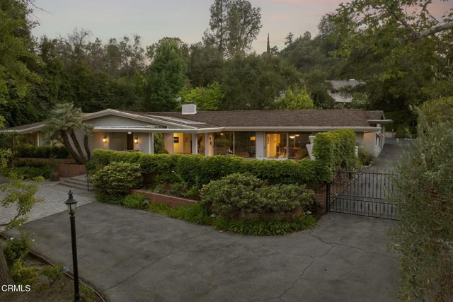 635 Rockwood Road, Pasadena CA: https://media.crmls.org/mediaz/70a48779-fd1a-49db-b3e4-f8bd29e3f0f1.jpg