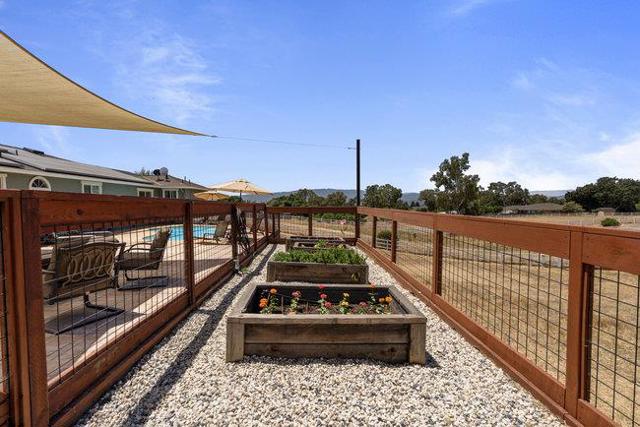 2985 Roop Road, Gilroy CA: https://media.crmls.org/mediaz/70a61b2d-0554-4fc4-b522-97e61c7ee44b.jpg