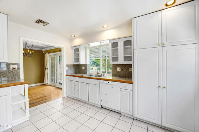 846 W Hillcrest Boulevard, Monrovia CA: https://media.crmls.org/mediaz/70a620e8-9d25-4ccd-85e2-7785fccc45ec.jpg