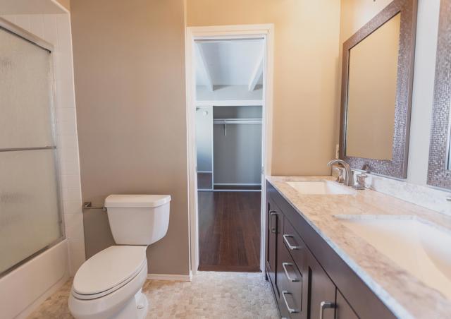 1801 Coast Blvd, Del Mar CA: https://media.crmls.org/mediaz/70a62476-e5ae-46a8-acbb-7d9da7283e24.jpg