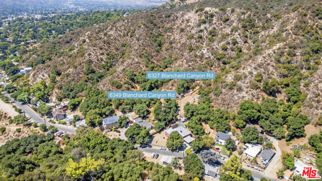 6349 Blanchard Canyon Road, Tujunga CA: https://media.crmls.org/mediaz/70a64ea2-f722-42ed-b6b2-d3281403acb2.jpg