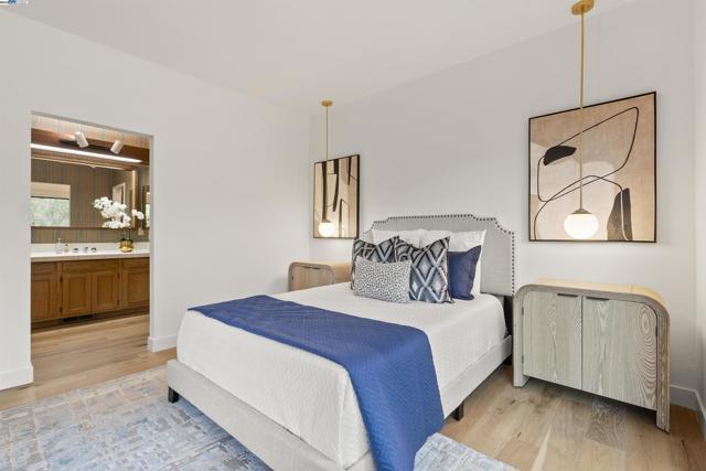 6425 Zinn Dr, Oakland CA: https://media.crmls.org/mediaz/70a6584a-78f8-4326-9540-9e05c6078818.jpg