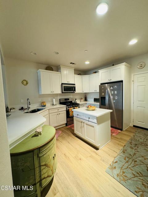 4759 Via Altamira, Newbury Park CA: https://media.crmls.org/mediaz/70a6720f-993d-42ab-9627-5a0c1abee821.jpg