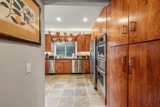 210 Desert Lakes Drive, Rancho Mirage CA: https://media.crmls.org/mediaz/70a6808c-4063-4b38-9a5c-981762c3ac92.jpg