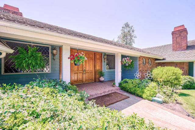 11616 E Las Posas Road, Camarillo CA: https://media.crmls.org/mediaz/70a8614d-91aa-49e5-96ab-28951e36cce7.jpg