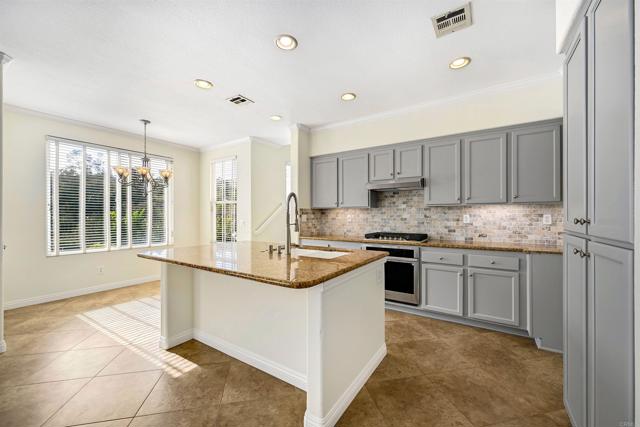 Detail Gallery Image 5 of 39 For 12204 Pepper Tree Ln, Poway,  CA 92064 - 4 Beds | 2/1 Baths