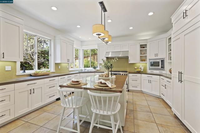 1754 Reliez Valley Rd, Lafayette CA: https://media.crmls.org/mediaz/70a8e743-e61e-41c1-97e9-49bceca20ac3.jpg