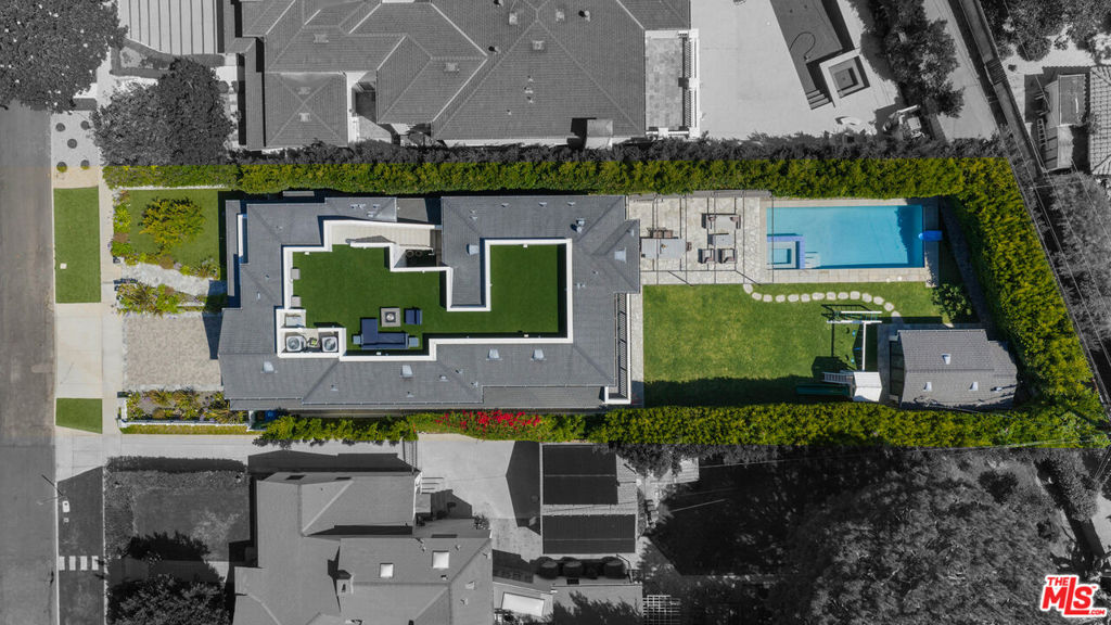 https://media.crmls.org/mediaz/70a8fe40-7b8f-4274-ac7e-5721d9397b34.jpg?preset=X-Large