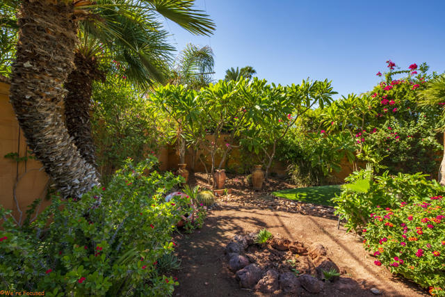 14 Gary Circle, Palm Springs CA: https://media.crmls.org/mediaz/70a970b9-771f-4c31-9a45-42cdc9611061.jpg