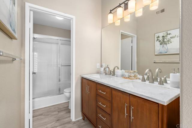 Image 20 of 36 For 10198 Wateridge Circle 157