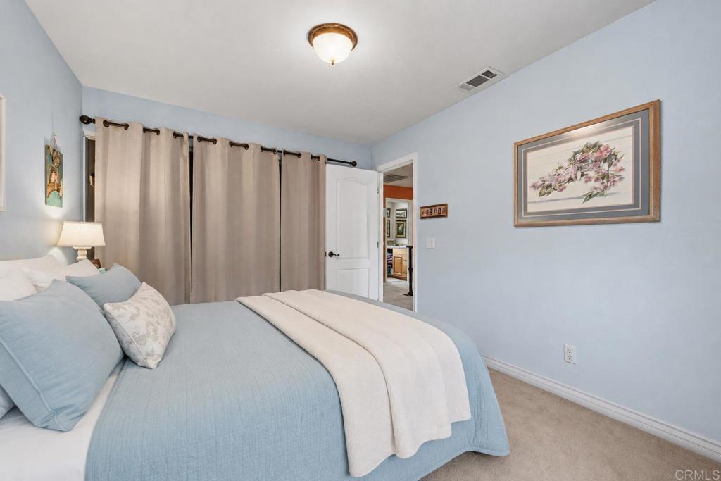 https://media.crmls.org/mediaz/70aaeb89-cfbe-4a80-8a36-e8d40294dfa5.jpg?preset=X-Large