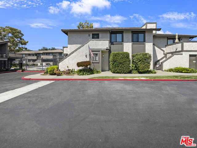 150 East Los Angeles Avenue, 301 photo 1