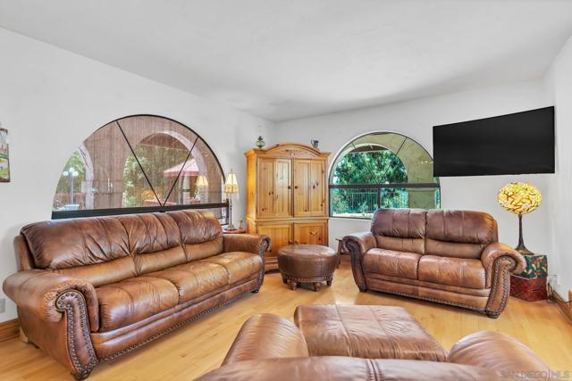 Image 10 of 40 For 11138 Pinehurst Drive