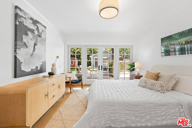 607 S Orange Drive, Los Angeles CA: https://media.crmls.org/mediaz/70ade4f0-da69-4b67-89a7-52e39fc7cb1d.jpg