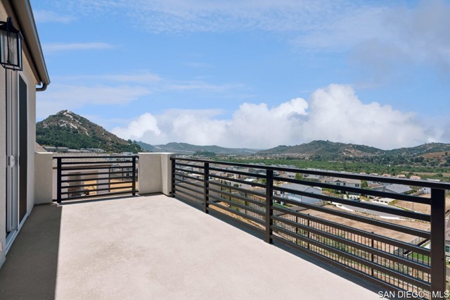 632 MEADOWOOD ST, Fallbrook CA: https://media.crmls.org/mediaz/70ae74b5-4b5b-444d-8d38-487b57aff1cc.jpg