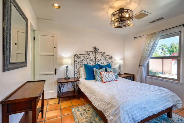 Bedroom101L