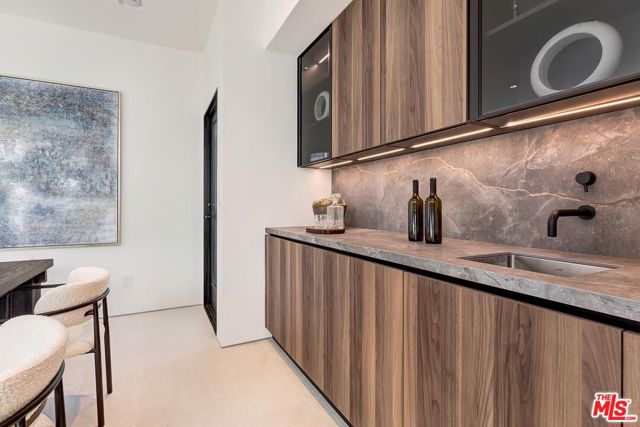 2831 Malcolm Avenue, Los Angeles CA: https://media.crmls.org/mediaz/70b08a5d-9a47-4d2d-b28d-5f646d173c85.jpg