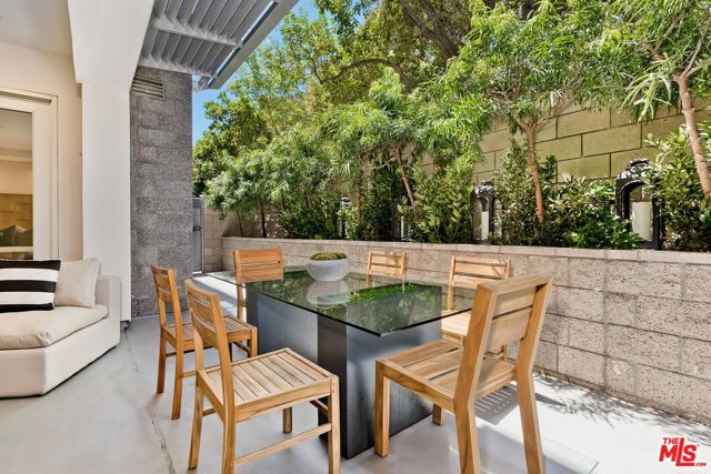 460 North Palm Drive, 103 photo 6
