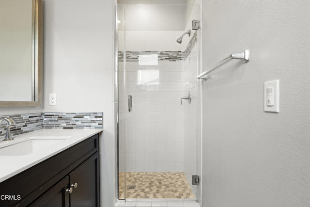 623 W Foothill Boulevard, Glendora CA: https://media.crmls.org/mediaz/70b1000e-ecaa-4490-829b-12671111bda1.jpg
