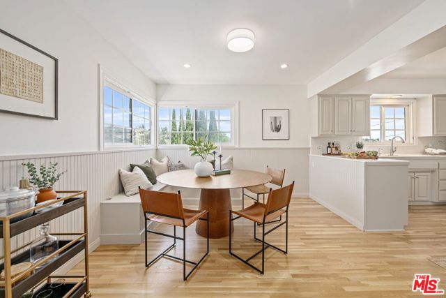 3228 Sagamore Way, Los Angeles CA: https://media.crmls.org/mediaz/70b1ef72-24ae-4db0-8da4-ae592a09acb2.jpg