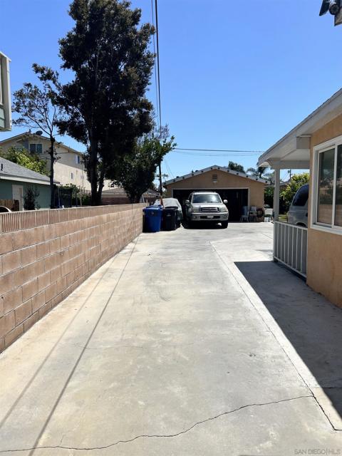 1622 W 223Rd St, Torrance CA: https://media.crmls.org/mediaz/70b30259-17b6-4c08-b893-c34676d615e7.jpg