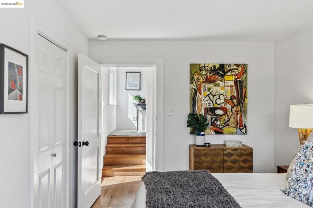 1350 Curtis St, Berkeley CA: https://media.crmls.org/mediaz/70b33d28-3547-43ec-ac99-2dfb9e900dbc.jpg