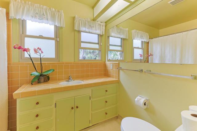 40 San Pedro Street, Salinas CA: https://media.crmls.org/mediaz/70b39f4a-24f3-4651-8449-48fa6904c6dd.jpg