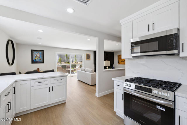 5704 Katherine Street, Simi Valley CA: https://media.crmls.org/mediaz/70b3e268-eaf9-4db3-889a-f3555e3c6d89.jpg