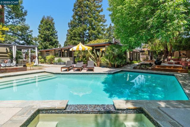 232 Clyde Dr, Walnut Creek CA: https://media.crmls.org/mediaz/70b401bc-40cd-4c21-ba04-d20cc00bbc5e.jpg