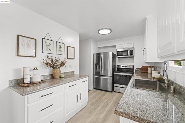 2326 D St, Hayward CA: https://media.crmls.org/mediaz/70b40747-249a-4078-8ec5-b571ce83856d.jpg