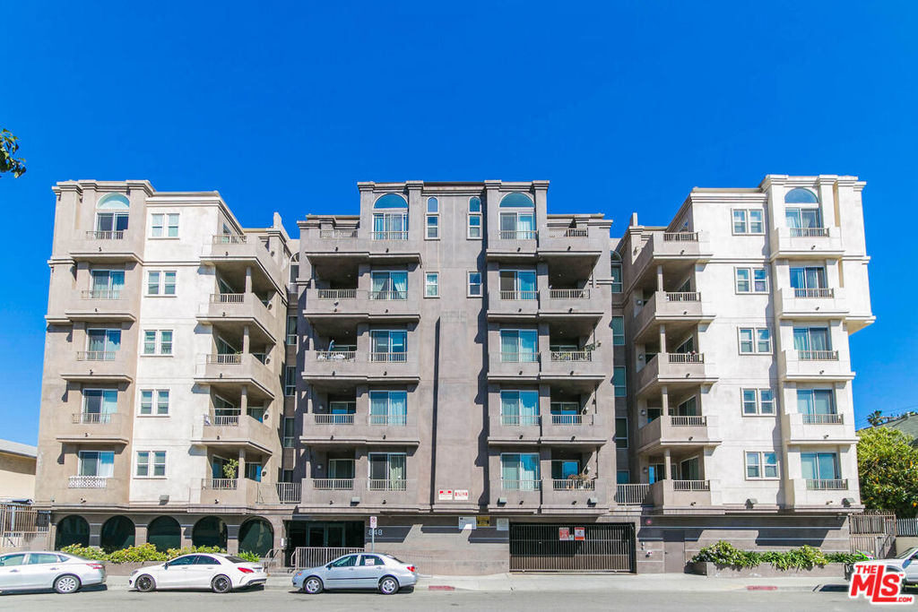 848 Irolo Street #105