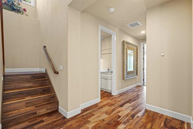 21 Bigleaf Road, Orinda CA: https://media.crmls.org/mediaz/70b4ecc4-bb6c-4b9c-b0dd-4479904b378c.jpg