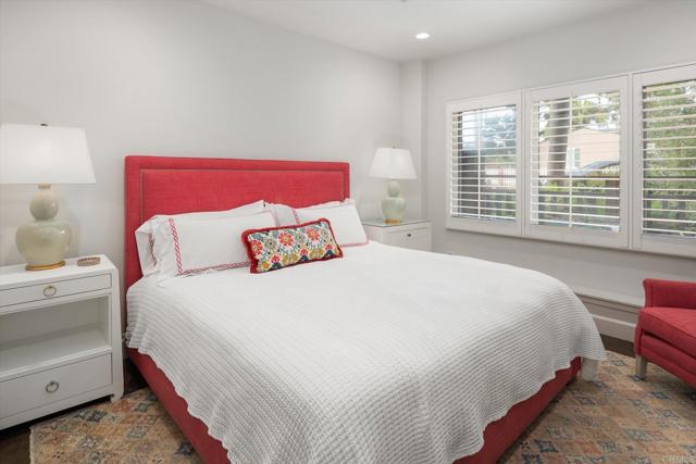 8171 El Paseo Grande, La Jolla CA: https://media.crmls.org/mediaz/70b55de8-72bd-4c05-8324-ecdd23733674.jpg
