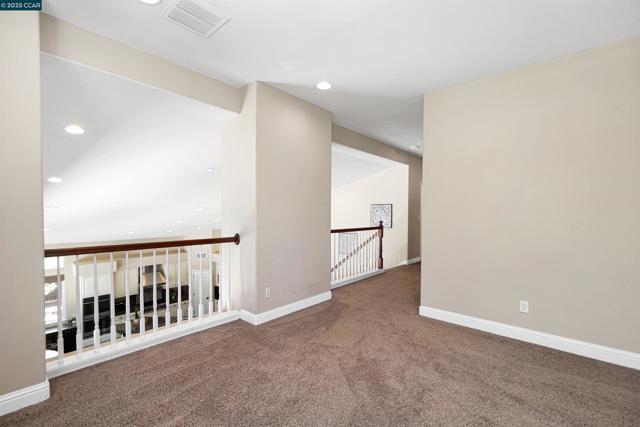 139 Shelterwood Ln, Danville CA: https://media.crmls.org/mediaz/70b573ae-309e-4fcc-ad8a-caa8413da987.jpg