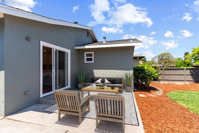 102 W 15Th St, Antioch CA: https://media.crmls.org/mediaz/70b5c52b-52ad-4ed1-8d72-d665ead22642.jpg