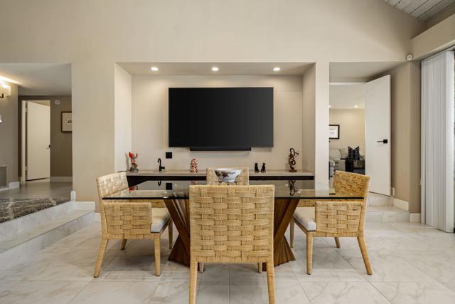 34890 Mission Hills Drive, Rancho Mirage CA: https://media.crmls.org/mediaz/70b5f4a3-898e-49b8-879b-ad641bb02718.jpg