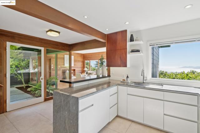 1069 Miller Ave, Berkeley CA: https://media.crmls.org/mediaz/70b62e43-d8e8-490c-928a-0a4dd2cefdf5.jpg