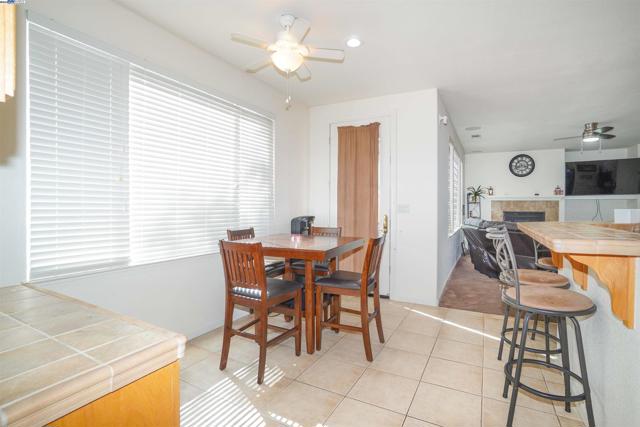 5018 Southport Ct, Antioch CA: https://media.crmls.org/mediaz/70b6c32b-4d00-4b46-864e-642b01ceee16.jpg