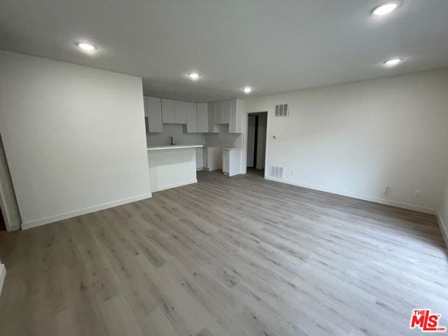 553 N Flores Street, West Hollywood CA: https://media.crmls.org/mediaz/70b6f72b-c367-47f0-b257-f14ef177ad72.jpg
